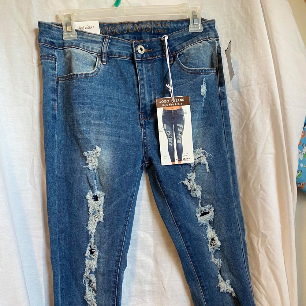 🤩GoGo High Rise Ripped Jeans🤩
